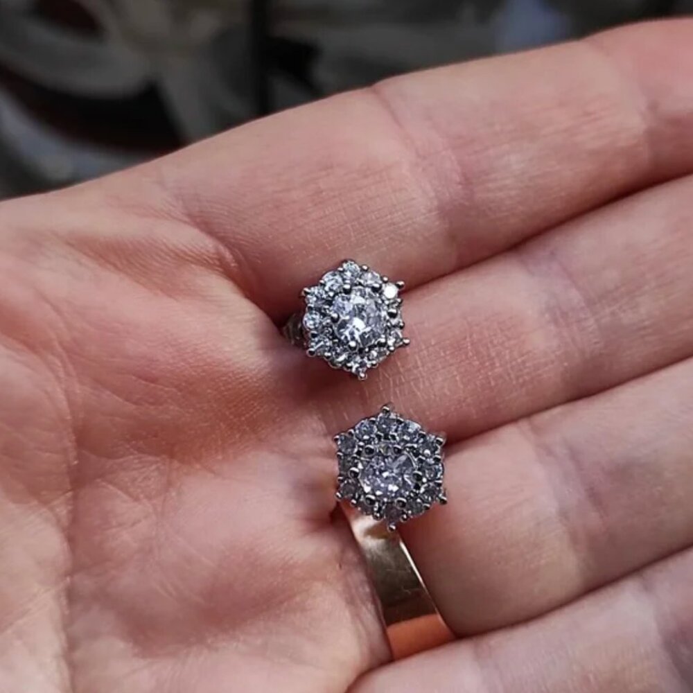 925 Sterling Silver Diamond Stud Earrings - Picture 1 of 3